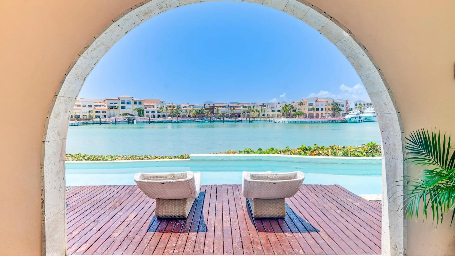Fishing Lodge, Infinity Pool, Vistas A La Bahia Punta Cana Appartamento