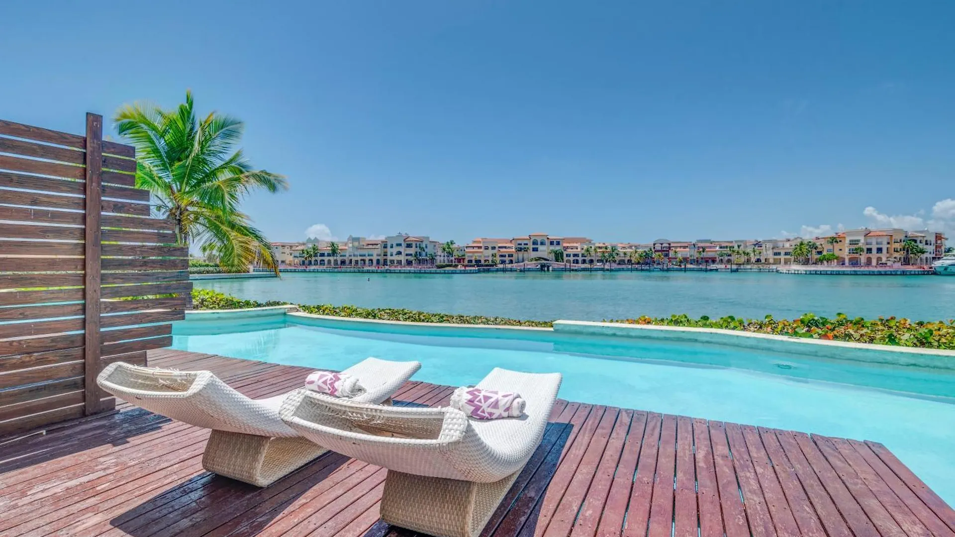 Fishing Lodge, Infinity Pool, Vistas A La Bahia Punta Cana